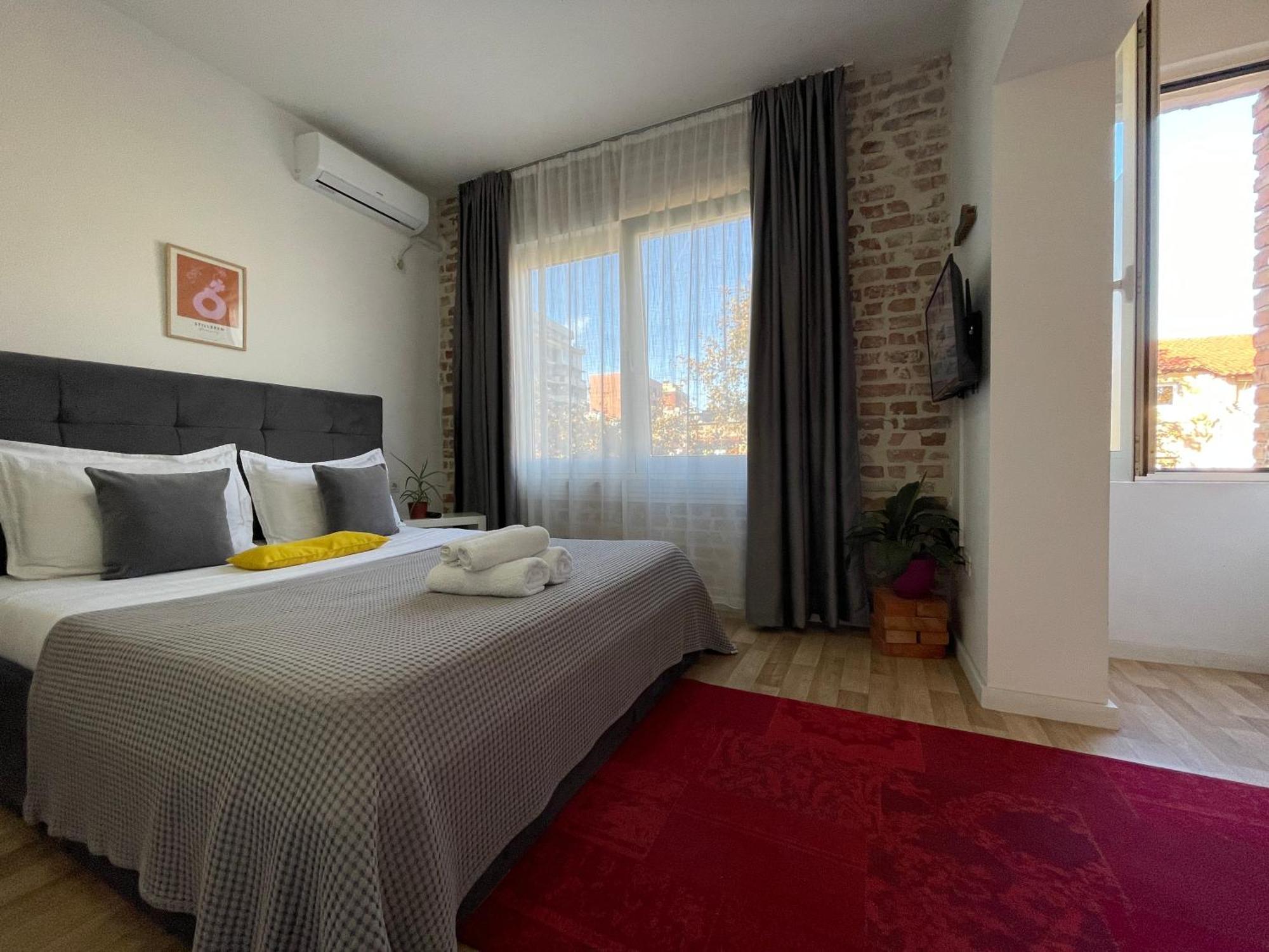 טיראנה Bricks Studio Apartments מראה חיצוני תמונה