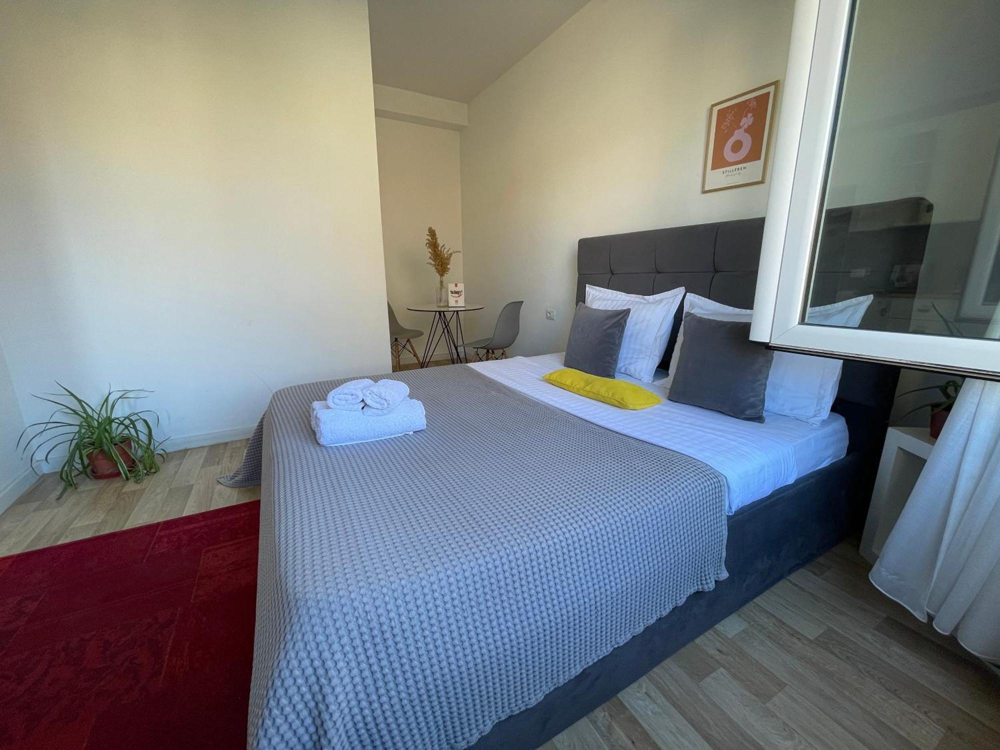 טיראנה Bricks Studio Apartments מראה חיצוני תמונה